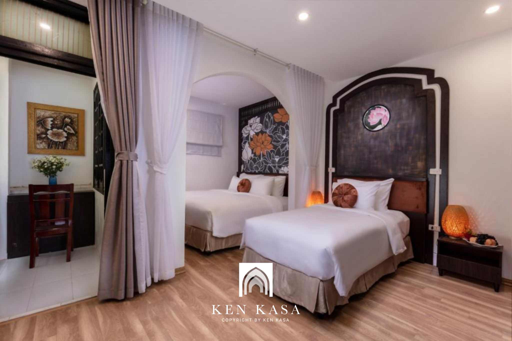 phòng ngủ sang trọng tại Ha Noi Lullaby Hotel & Travel 